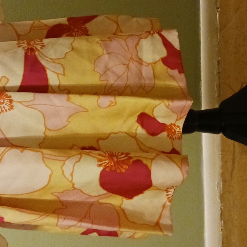 SPECIAL 2/$25Flowered Banana Republic skirt - Picture 3 of 5